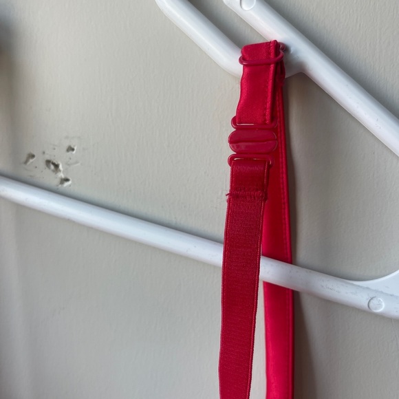 La Vie En Rose Beautiful Lace Halter Bra 34B - Picture 4 of 5